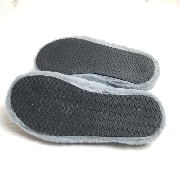 Slippers - Picture 8 of 11